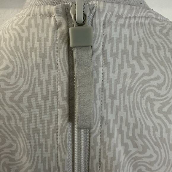 A Putnam Womens Wrap Dress in Optical Geo Cream Size Small Resortwear Minimalist - Picture 7 of 11